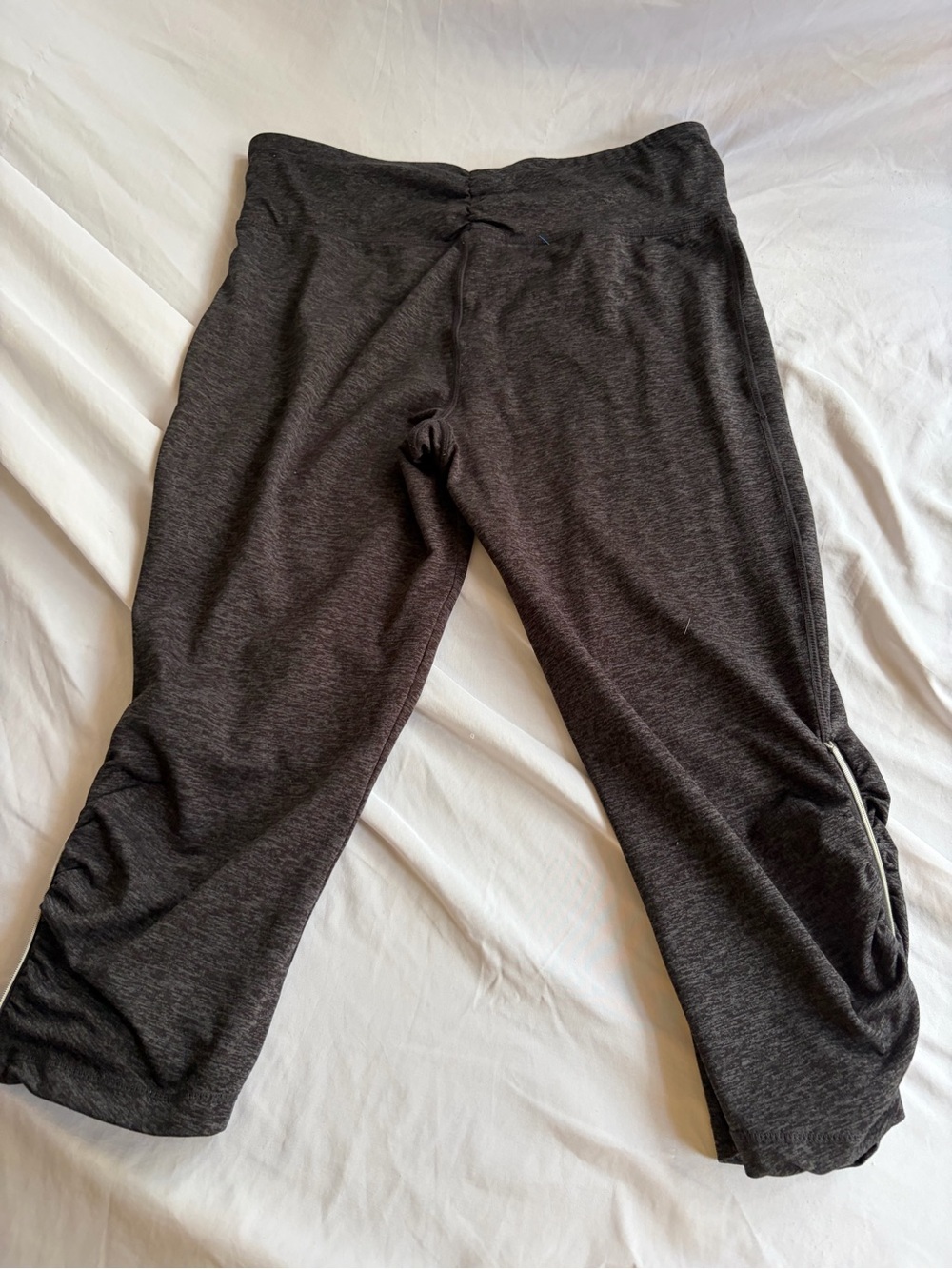 Tangerine Women’s Capri Leggings Black Blue Ruched Zip Hem Size Large